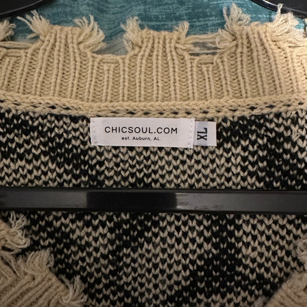 Leopard Print V-Neck Sweater - Picture 2 of 2